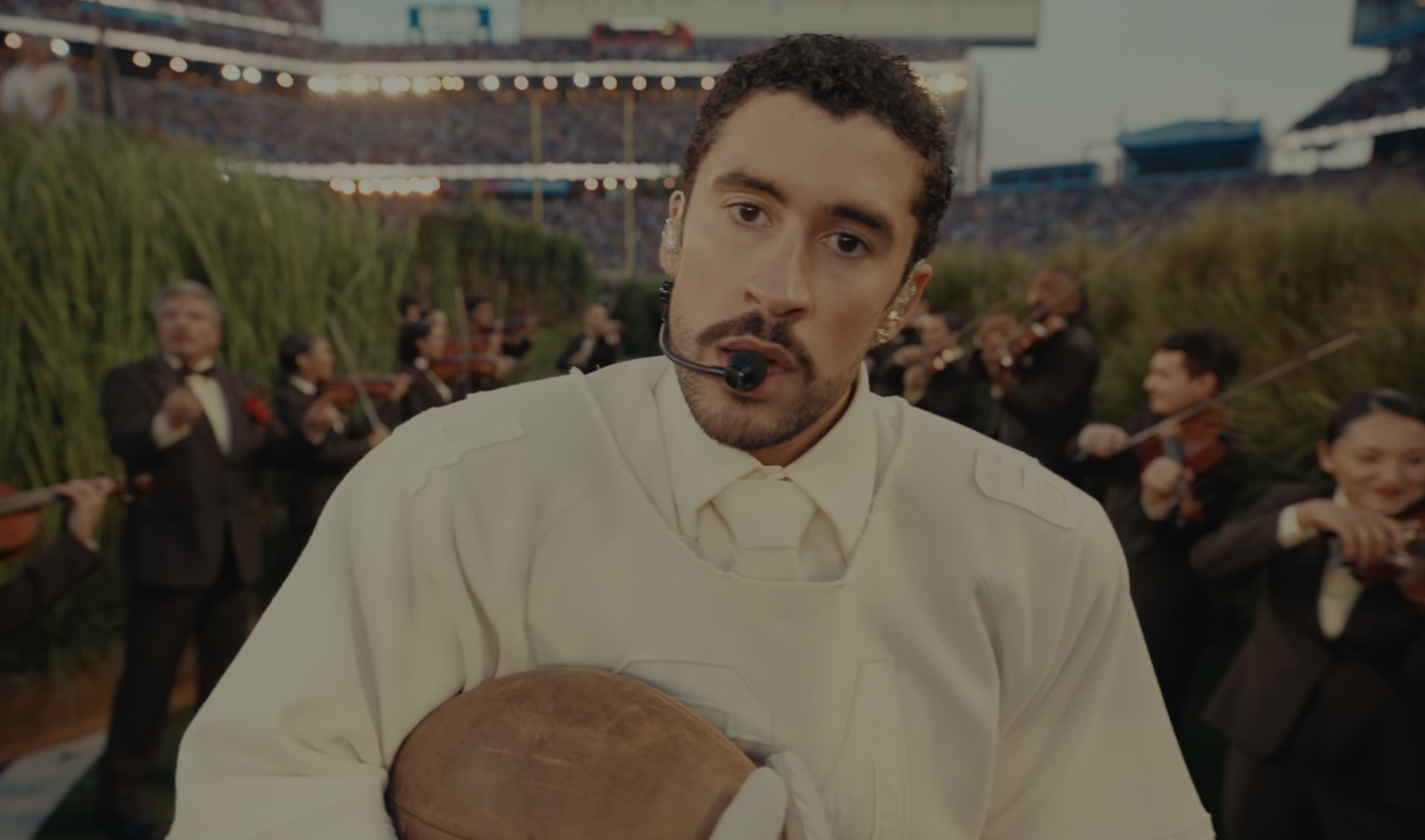 "Супербоул-2026": как Леди Гага, Bad Bunny и Рикки Мартин устроили свадьбу на стадионе